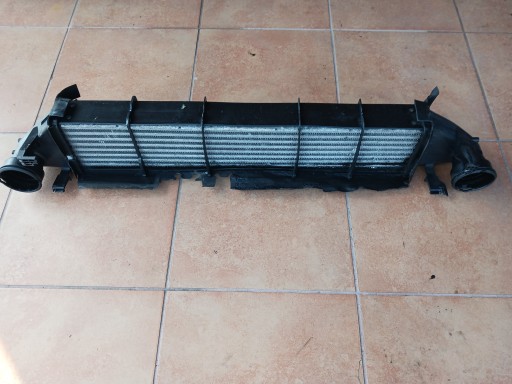 chladič intercooler MERCEDES A2035000400