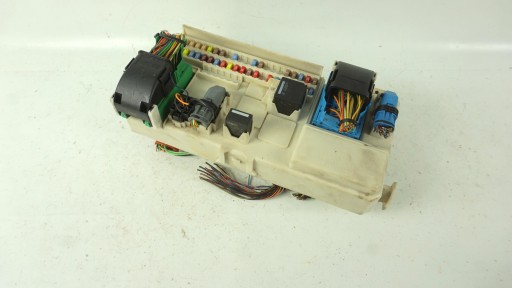 compartment of fuses BSI comfort control unit CEM VOLVO C30 S40 II V50 31327215