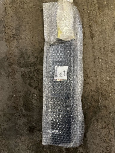 ПЛАНКА ЗОВНІШНЬОЇ СТІЙКИ INSIGNIA - A OE 13464461