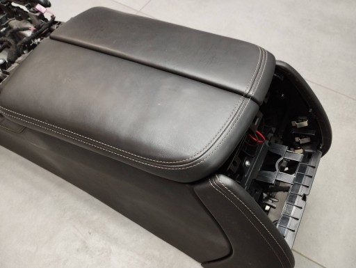 BMW 7 G11 TUNEL armrest 94250521 UK
