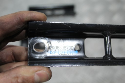 SUPPORT PLAQUE SIÈGE GAUCHE VW CADDY 2K0 2K5 2K0883873C