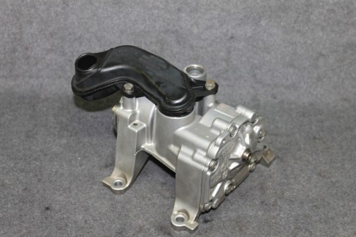 BMW G30 G11 G12 G05 G06 G07 M550D B57D30C oil pump - 8576219
