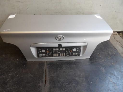 Toyota Avensis and T22 trunk door boot sedan