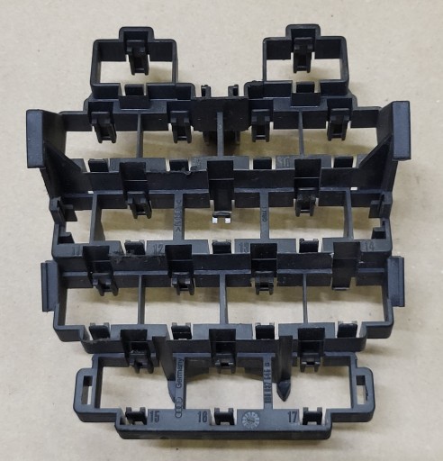 Châssis ZLACZE Fusibles PRZEKAZNIKOW AUDI A4 B5 B6 A3 A6 C6 OE EU