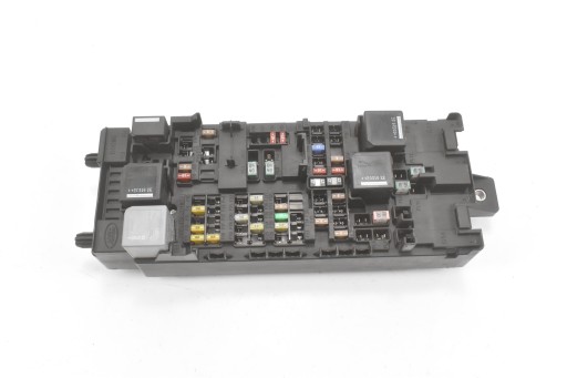 Блок предохранителей l8b2-14a073-bb land rover defender l663 2020-