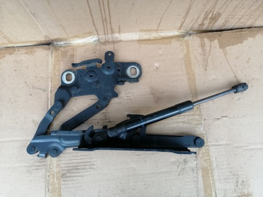 BMW F30 F31 петля капота правая 7239416