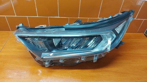 REFLEKTOR light left left front TOYOTA RAV4 V 18