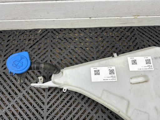 washer fluid tank BMW 2 F22 F23 7241671