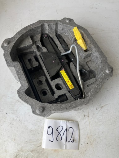 WKLAD kola rezervního CITROEN C5 III X7 řadicí páka tazne klíč 9681836180