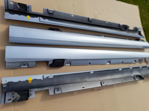 KOMPLET right + left threshold moulding threshold MERCEDES W213 AMG SREBRNY 922