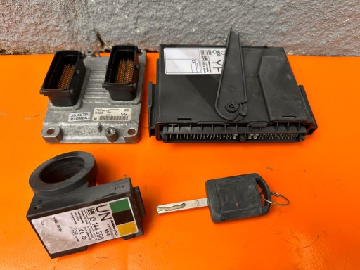 Opel corsa c 1.2 55352622 комп'ютер стартовий комплект європа