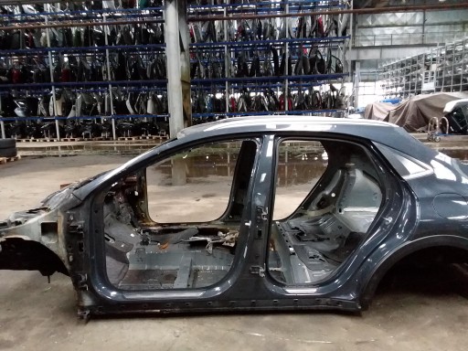 KIA XCEED порог стойки левый H8