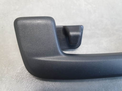 Audi SQ6 e-tron ručka střechy záď 8Y0857643