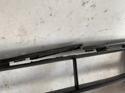 SUBARU XV 17- Lüftungsgitter mitte der Stoßstange vorne 57731FL110