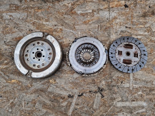 clutch VW SEAT SKODA AUDI 1.0TSI DLA 04E141016J