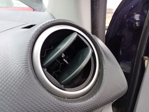 Mazda 2 II 03-07 grid air conditioning devices air right of the passenger