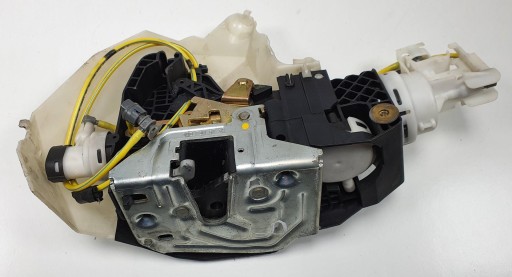 Замок двери левый задний MERCEDES W220 2207305735