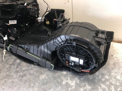 ohřívač KOMPLET MERCEDES W205 KOMBI A2058300060