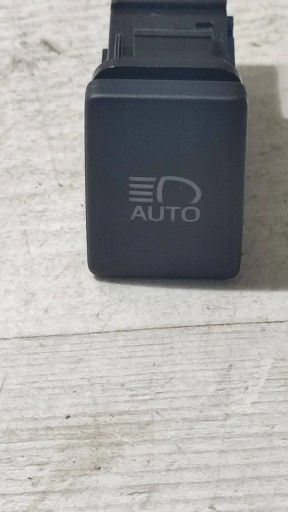 Toyota C-HR and 1.2 19r light switch