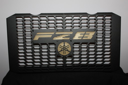 13283893096 - РЕШЕТКА РАДИАТОРА YAMAHA FZ8