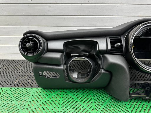 dashboard instrument panel the centre Mini One - Cooper F56 F55 JOHN COOPER WORKS GP