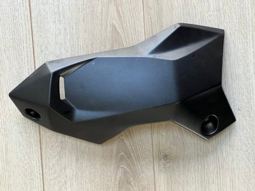 55028-0708 - Kawasaki Z900 20 ' Plug, пластик, нижній лівий обтічник