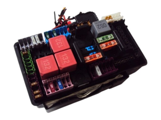 A2059068501 - Блок запобіжників mercedes c-class w205 2.0tb