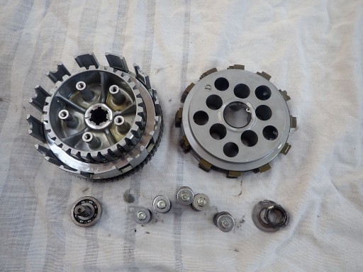 Suzuki GSX-R 125 кошик зчеплення