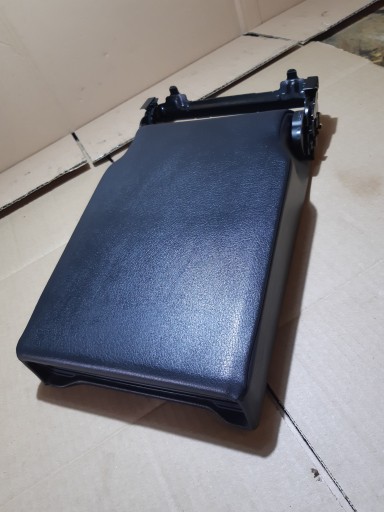 AUDI Q7 4L armrest KANAPY rear part leather KUBKI 4L0883081