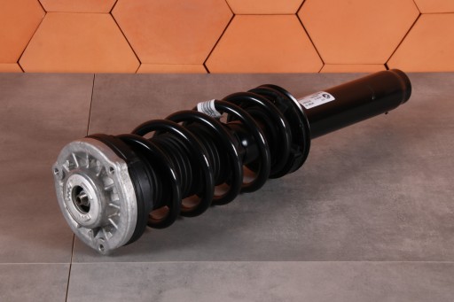 BMW 5 G30 G30 LCI shock absorber left front front XDRIVE 6875921 30 km !!!