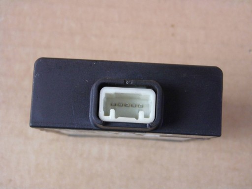 Toyota Avensis T270 T27 computer module control unit door of a lock 89741-02210