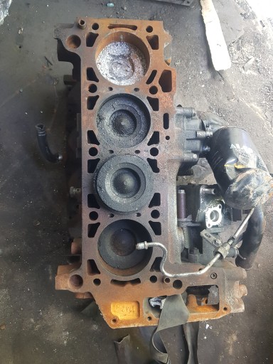 Блок двигателя Поршни 3.0 HPI f1cgl411b EU 6