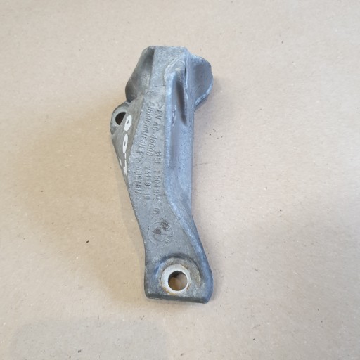 držač POMPY motora BMW 1 E87 3 E90 i drugo 2.0D N47 OE EU