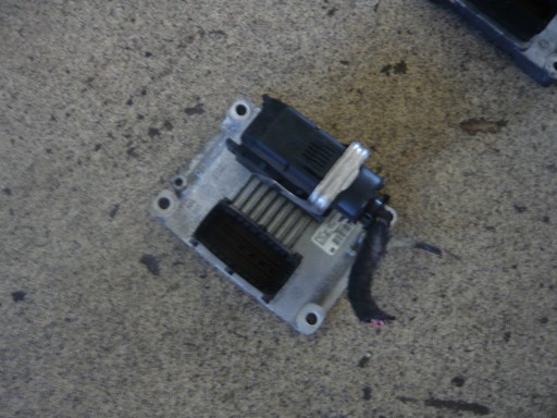 Контролер двигуна opel corsa 1.4 16v 0261208394 wc