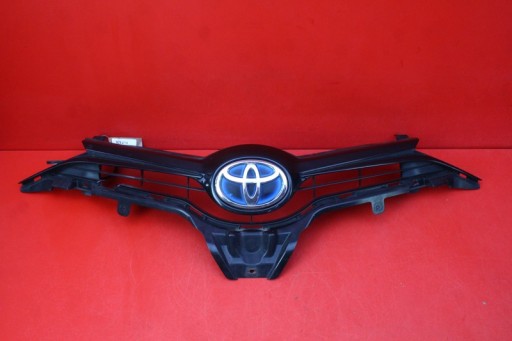 Решетка радиатора 2PN 53100-02880 TOYOTA AURIS 2 II LIFT 15-18