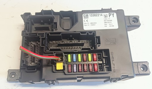 compartment of fuses opel CORSA D 13382214