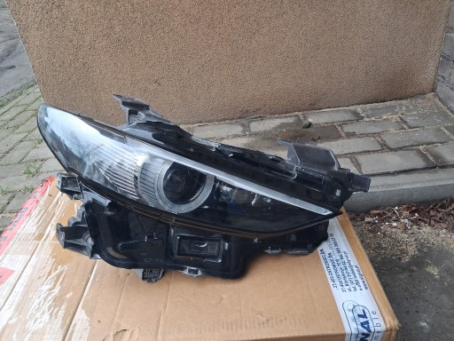 19-> - Mazda 3 2019-> повна світлодіодна передня фара 9pin в комплекті праворуч