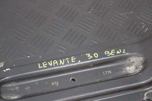 supporto staffa Supporto MASERATI LEVANTE M161