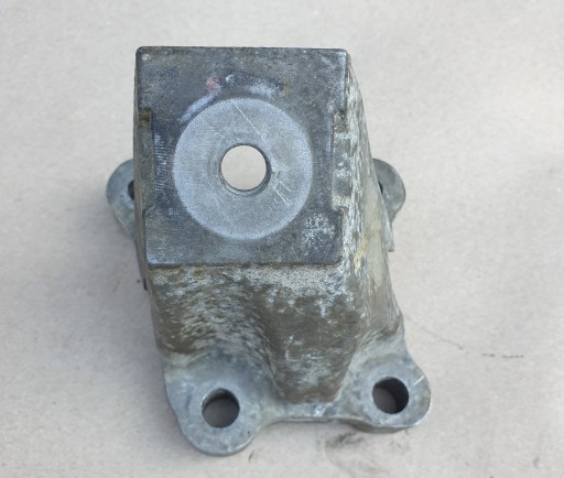 holder engine mount AUDI A6 C6 4.2 BVJ OE EU