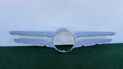 MERCEDES C-KLASA W205 Grill Kühlergrill Versteifung RAHMEN A2058880160 PAK21/50L