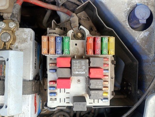 Module fusibles Fiat Idea 03-12 1.4 16V OE 1190805