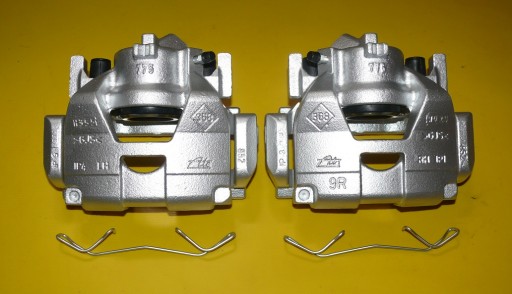 776 410016711R - ЗАЖИМЫ ЛЕВЫЙ ПРАВЫЙ ПЕРЕДНИЙ RENAULT LAGUNA 3 III 296