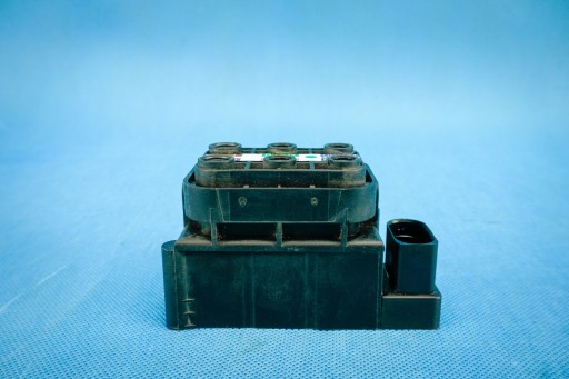 Zespol szelep pneumatyki Audi A6 4G A7 4G8 A8 4H 4H0616013A