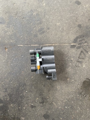 CPLA-5B710-AC - Розподільник підвіски range rover sport l494