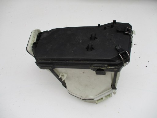 Корпус компьютера MERCEDES C Class 204