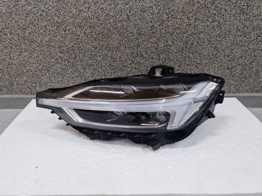 light left Volvo XC60 II Full Led Srebrna 2018