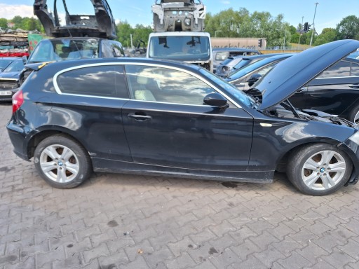 BMW 1 und E81 E82 COUPE 3D 668 SCHAWRZ 2 schwarze Tür rechts