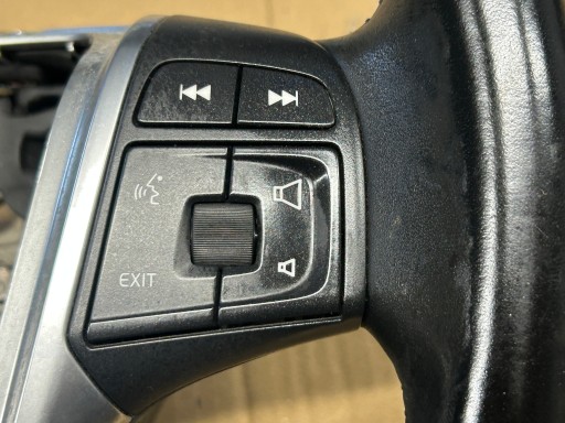 VOLVO V60 10-18 lenkrad MULTIFUNKCJA