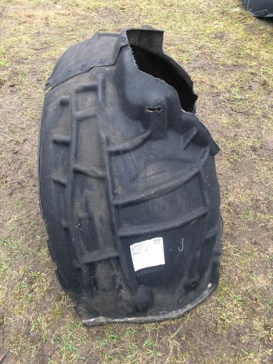 8WO 821 - Колісна арка ліва Audi rs4 b9