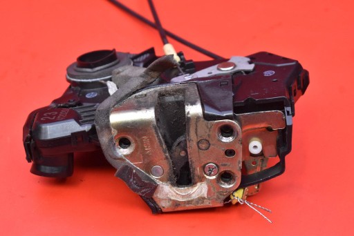lock door left front front EU DAIHATSU SIRION 2 II M300 05-07